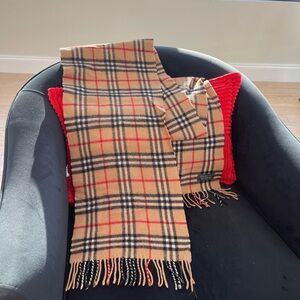 Classic Vintage Burberry Nova Scarf